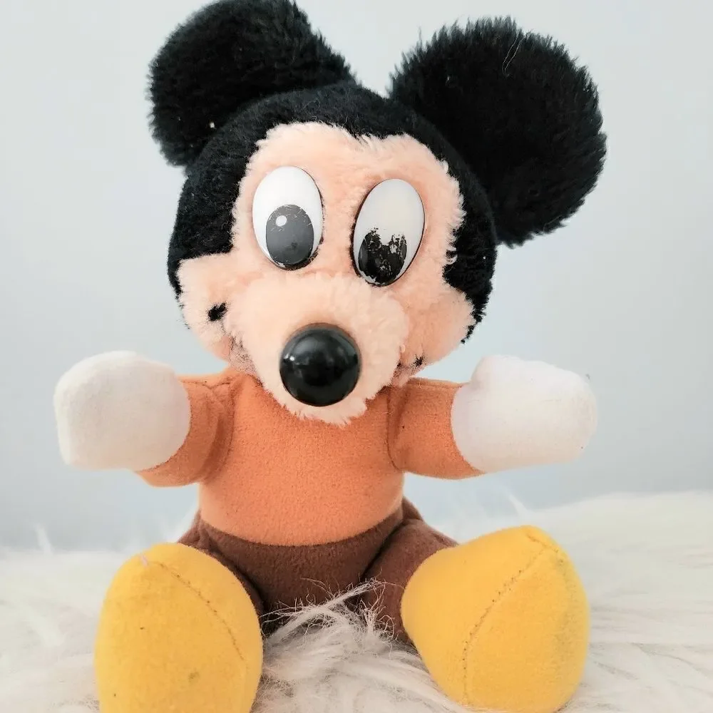 Vintage 1984 Mickey’s Christmas Carol Walt Disney Productions Mickey Mouse Plush